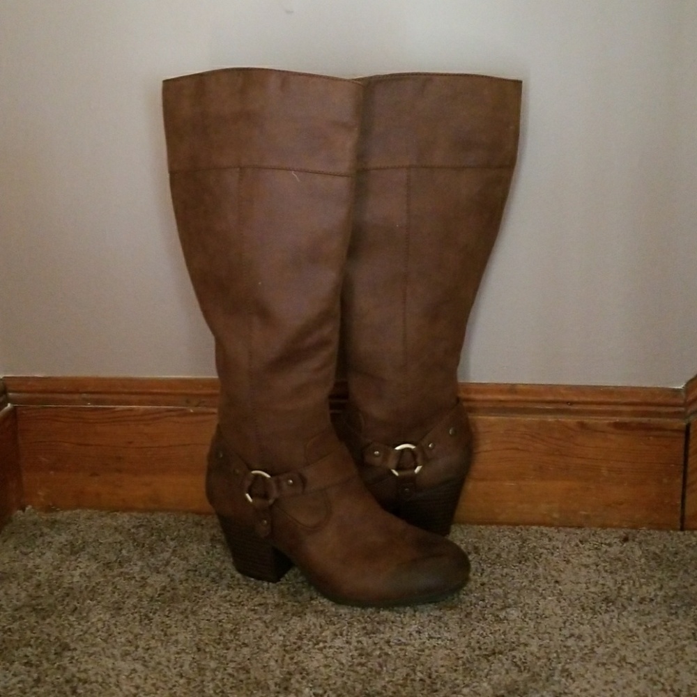 Brown boots